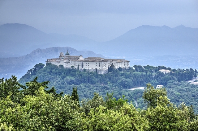 Klasztor Monte Cassino ze wzgórza 593